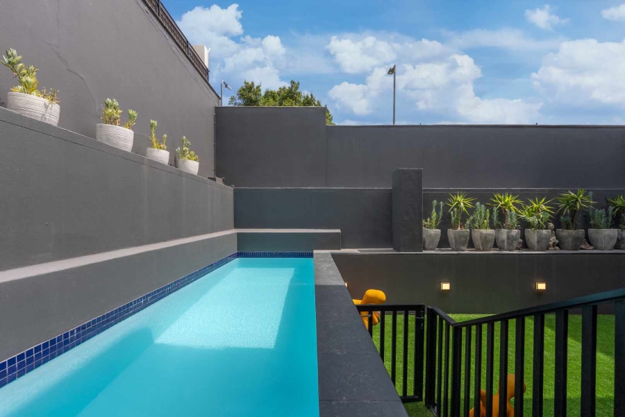 3 Bedroom Property for Sale in Sea Point Western Cape